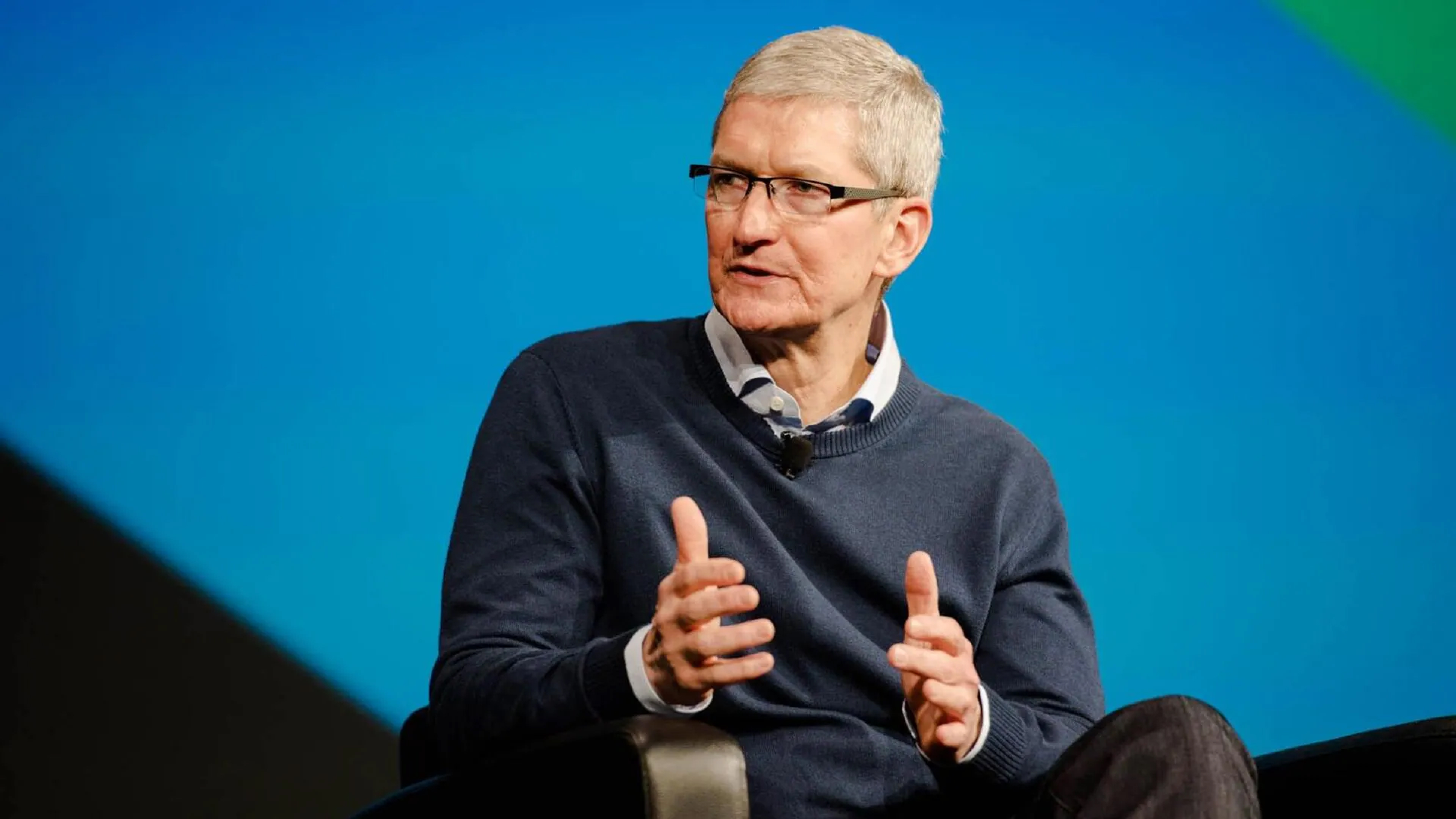 Apple-CEO-izah-etdi-iPhone-lar-niye-Cinde-istehsal-olunur